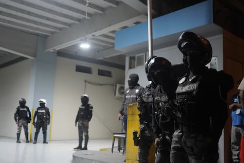 Ministerio del Interior toma el control de Segura EP tras incendios en Guayaquil