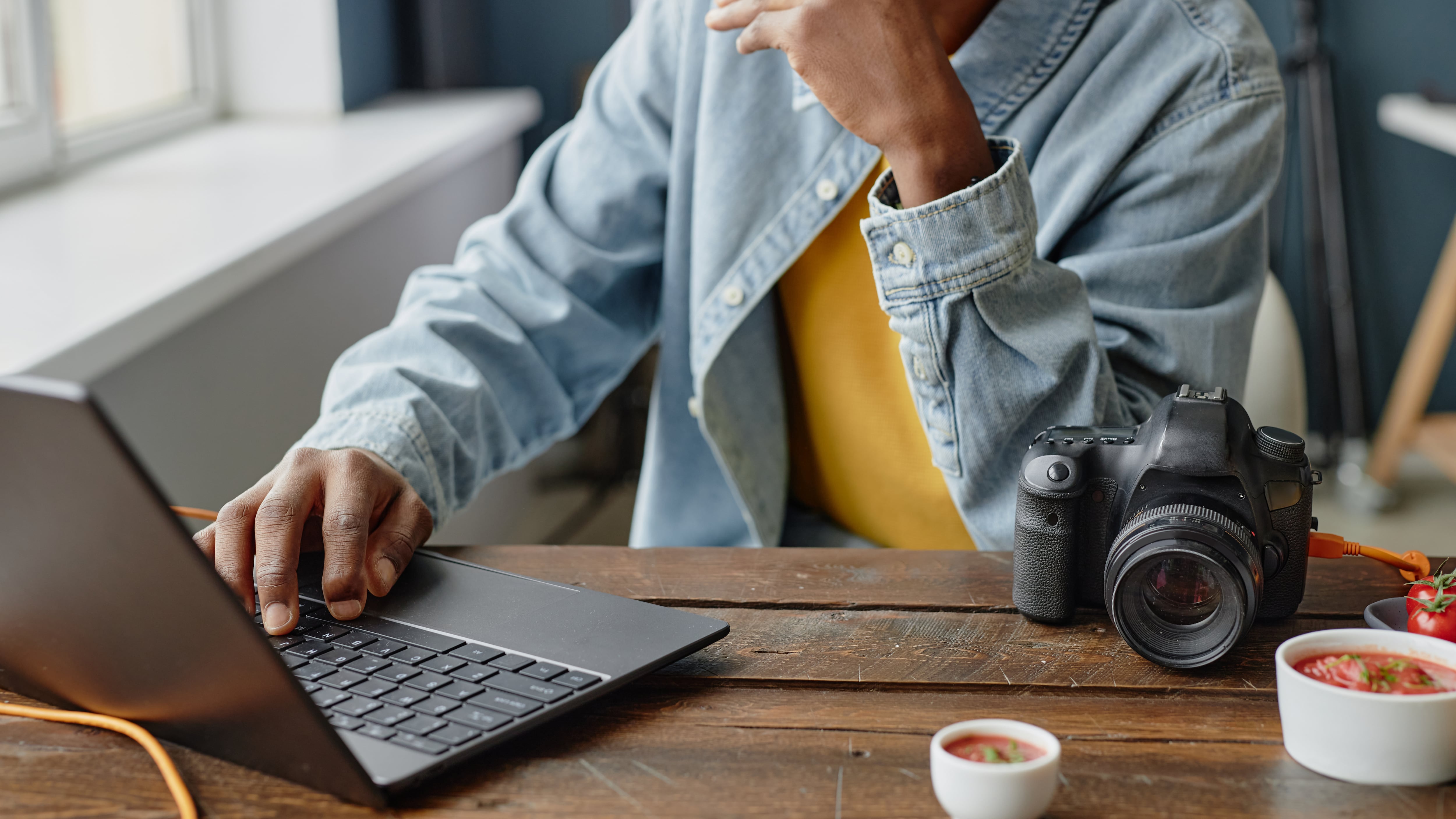 Persona en un computadora