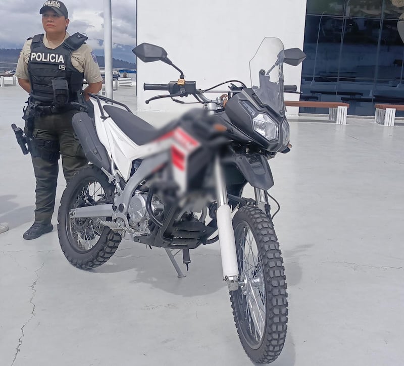 Quito: aprehenden a personas en Nayón con armas y un vehículo robado