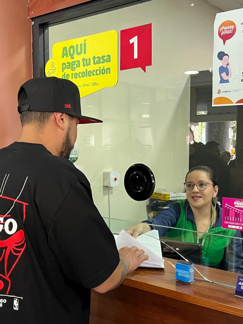 Ciudadanos pueden pagar la tasa de recolección de basura en Cuenca de manera presencial y en línea.