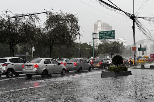 ¡El norte de Quito se pintó de blanco! Granizada sorprendió a la capital la tarde de este 27 de febrero