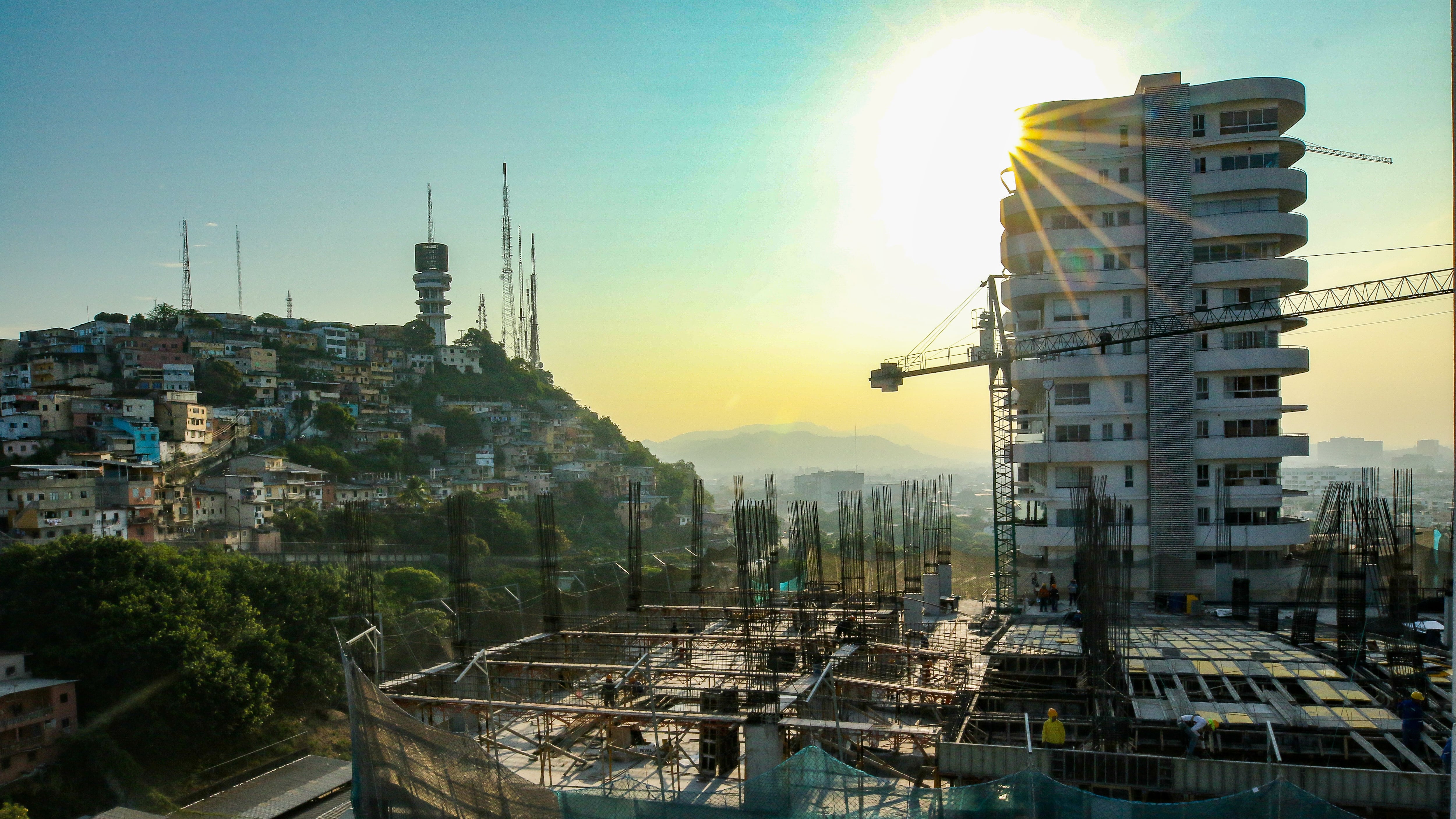 El primer rascacielos de Ecuador se levanta en Guayaquil para ser un ícono del siglo XXI