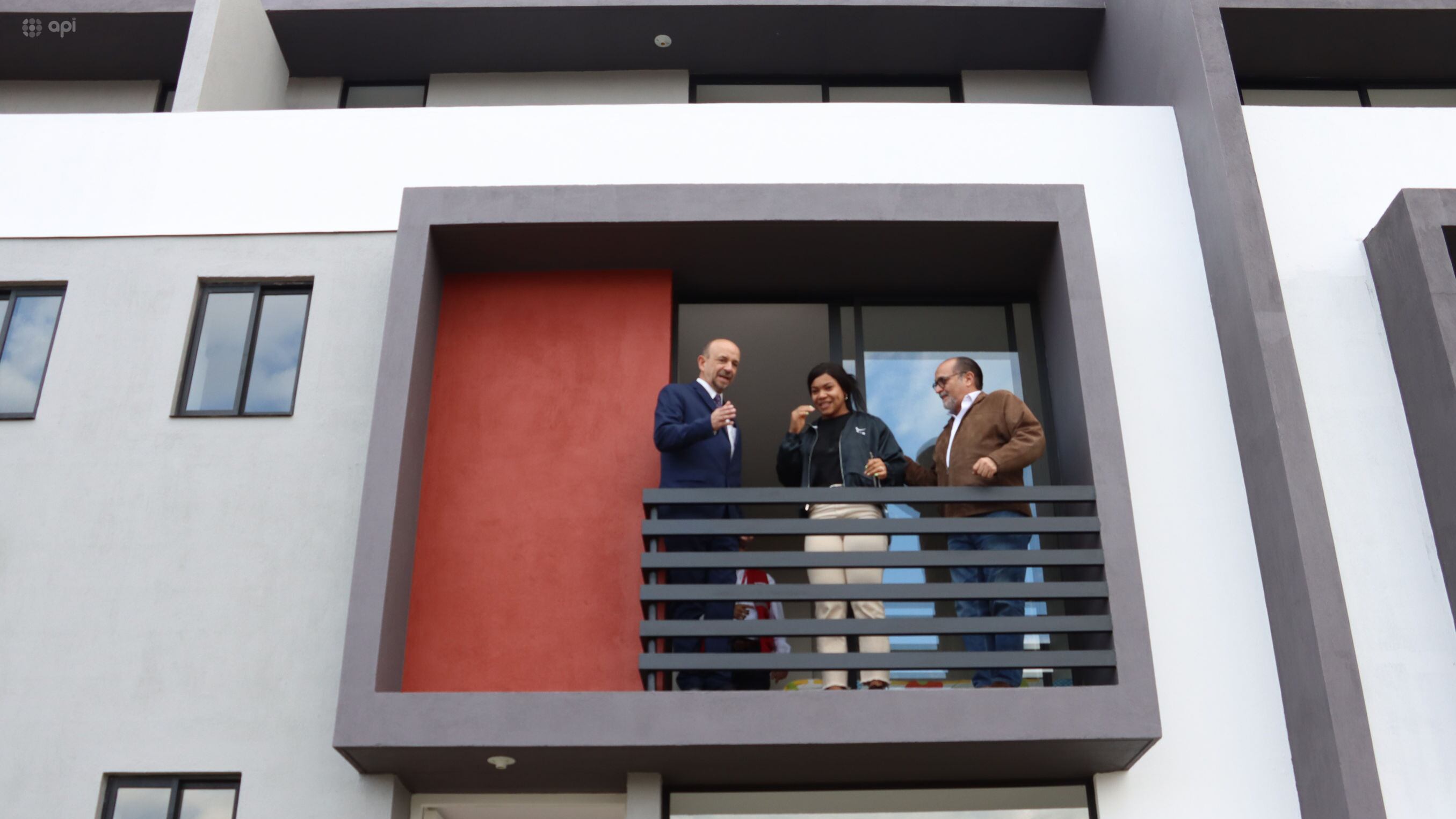 Entrega de casas a Neisi Dajomes y Angie Palacios, medallistas Olímpicas, en el sector de Conocoto