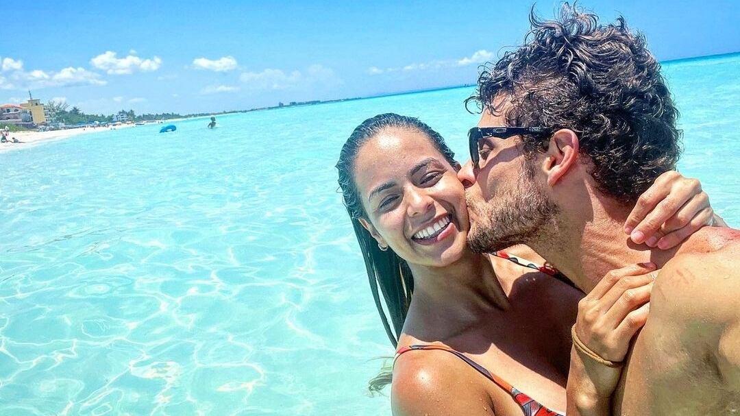 Campanita y Julián Campos serán padres