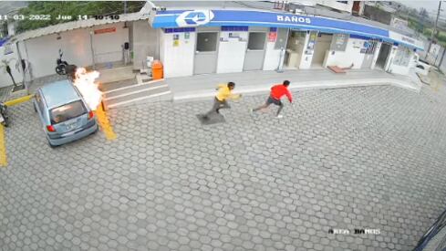 Atentados con autos en llamas Santo Domingo