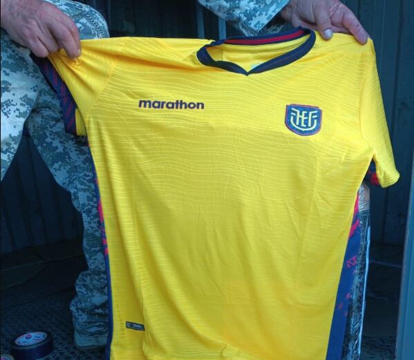 Aduana decomisa camisetas falsas de la Tri a un día del debut de Ecuador en el Mundial 2026