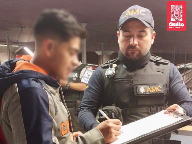 Inician sanciones contra usuarios del Metro de Quito por infracciones durante el feriado. Imagen: AMC