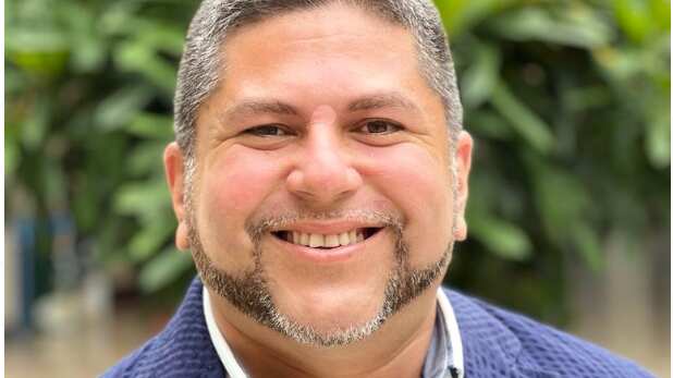 El productor Eddie González.