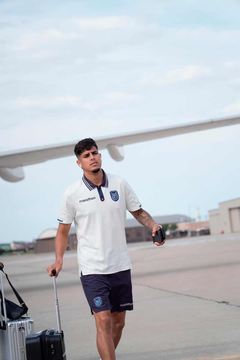 Piero Hincapié llega a Kansas junto a la selección ecuatoriana para enfrentar a Curazao.