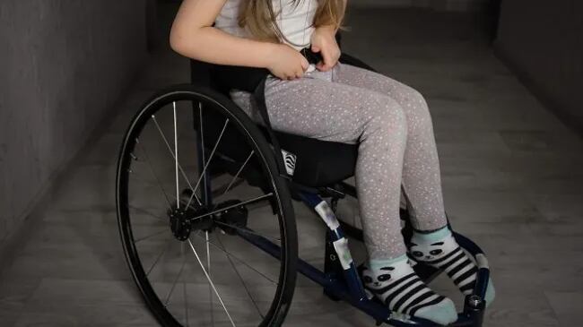 Fiscalía formula cargos contra un médico por –presuntamente– haber provocado lesiones a una paciente de 11 años.