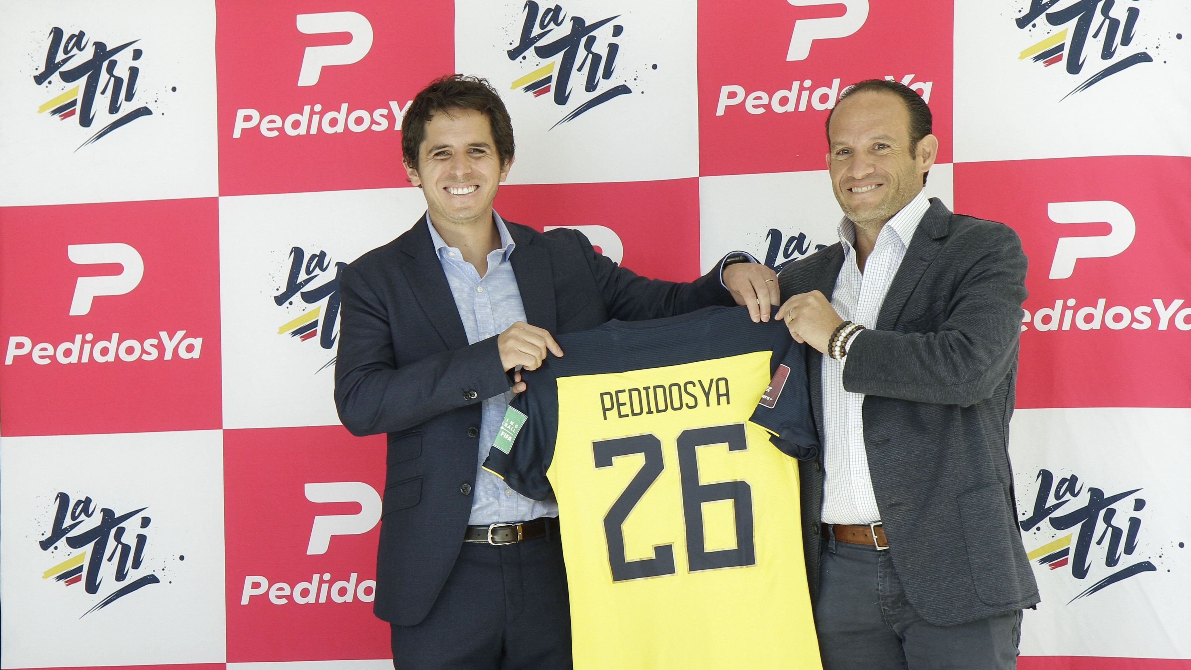 Alejandro Figari, Managing Director de PedidosYa Ecuador; y Francisco Egas, Presidente de la Federación Ecuatoriana de Fútbol