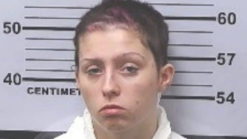 La macabra confesión de una adolescente que asesinó a su abuela con un mazo frente a su casa