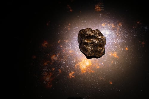 Meteorito más antiguo que la Tierra se impacta contra una casa en Estados Unidos