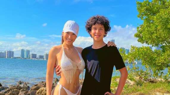 Alejandra Jaramillo y su hijo