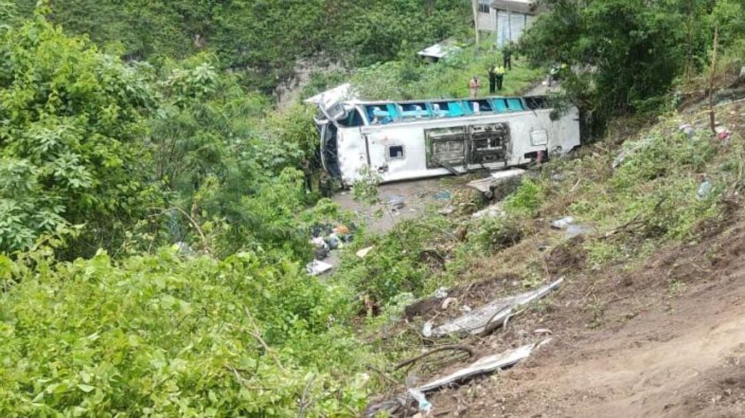 Bus se estrella en Colombia y deja 12 fallecidos y múltiples heridos a pocos kilómetros de Ecuador