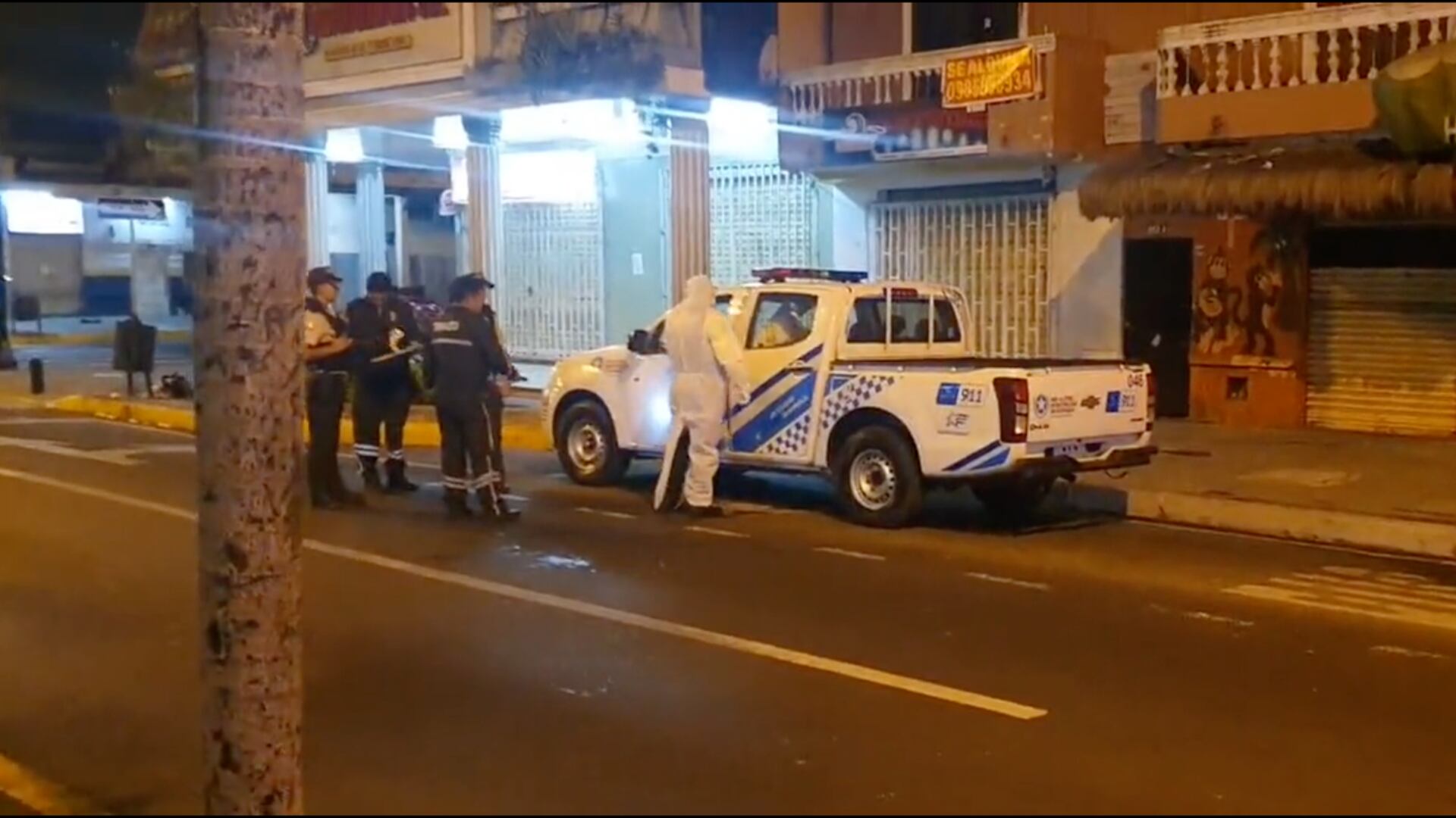 Policía en alerta máxima tras atentados con explosivos y coches bomba en Esmeraldas y Guayas