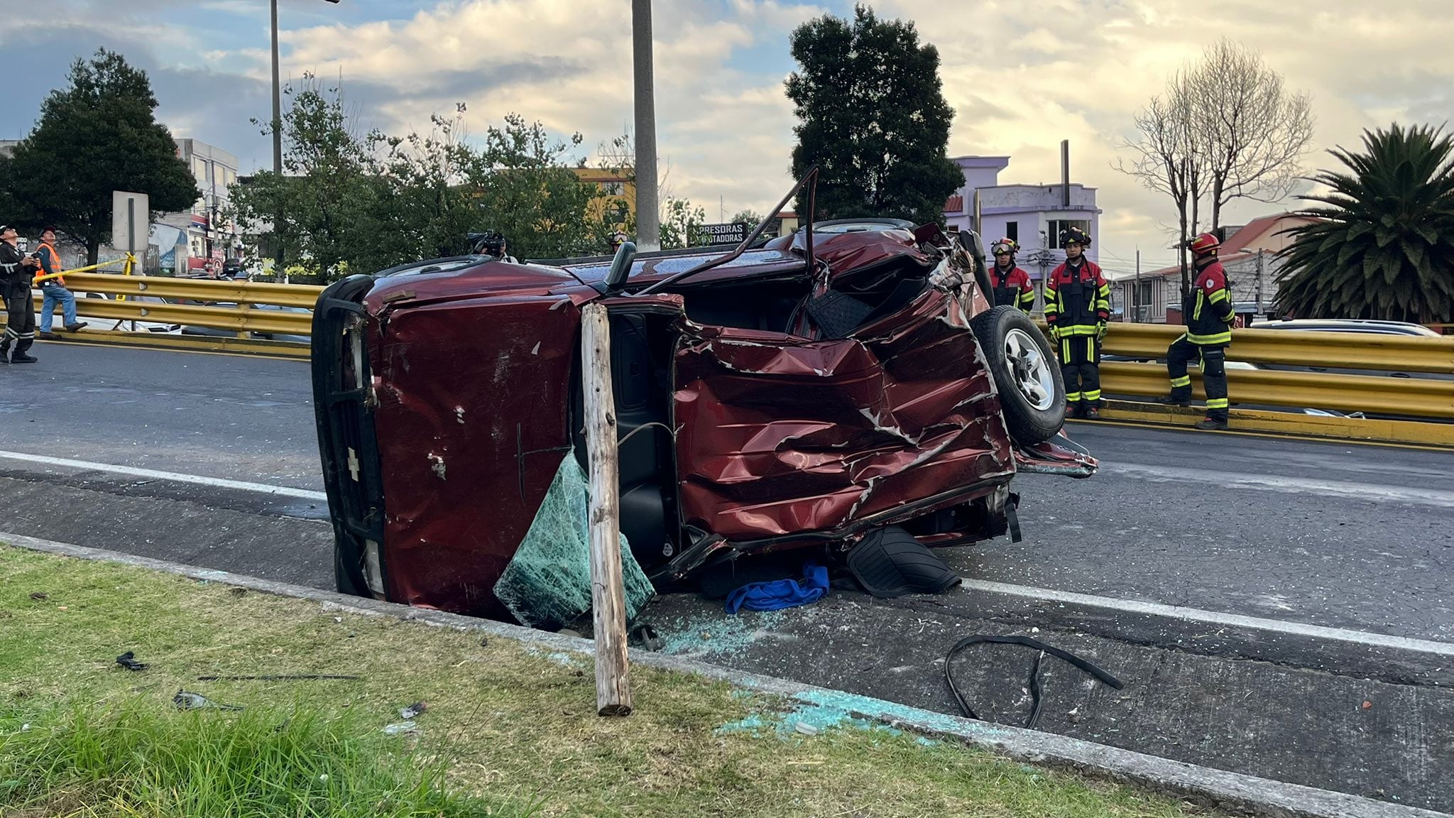 La Autopista General Rumiñahui hoy se convirtió en escenario de caos tras registrarse dos accidentes de tránsito