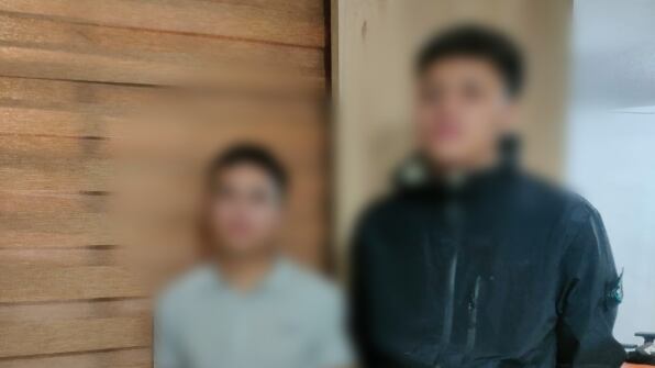 Quito: lo abordaron en su vehículo, le robaron sus accesorios y querían sacarle dinero de la banca móvil