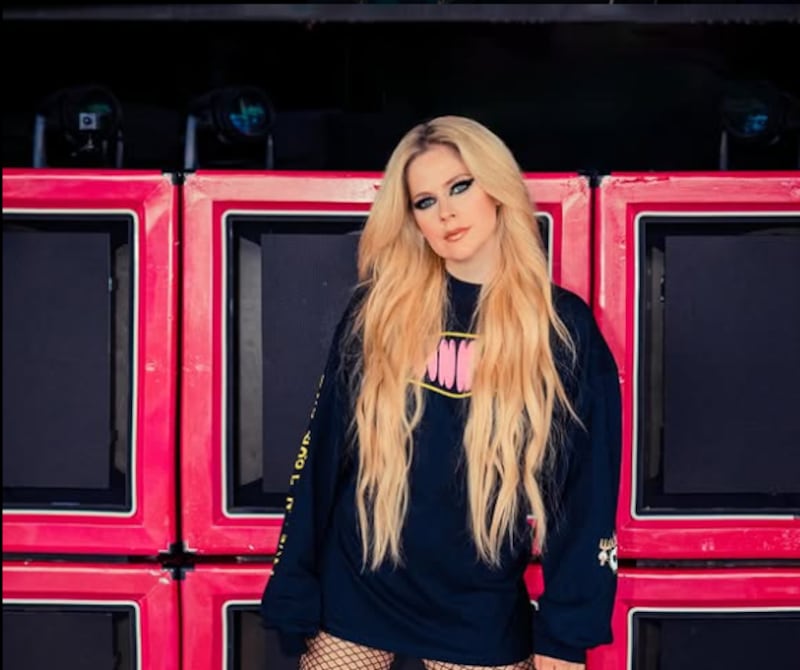 Así se ve ahora Avril Lavigne