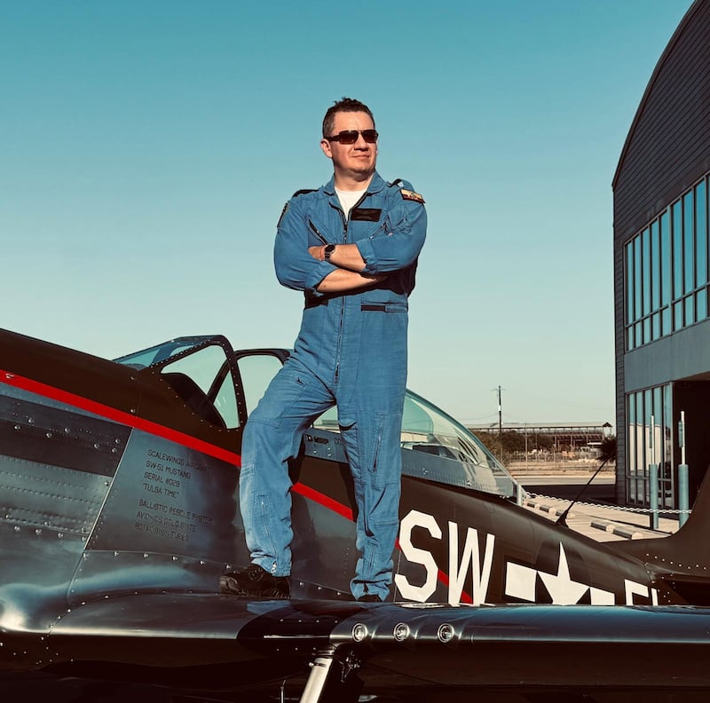 Juan Fernando Salinas, piloto comercial e ingeniero aeroespacial, se convertirá en el primer ecuatoriano en viajar al espacio en el primer trimestre de 2026