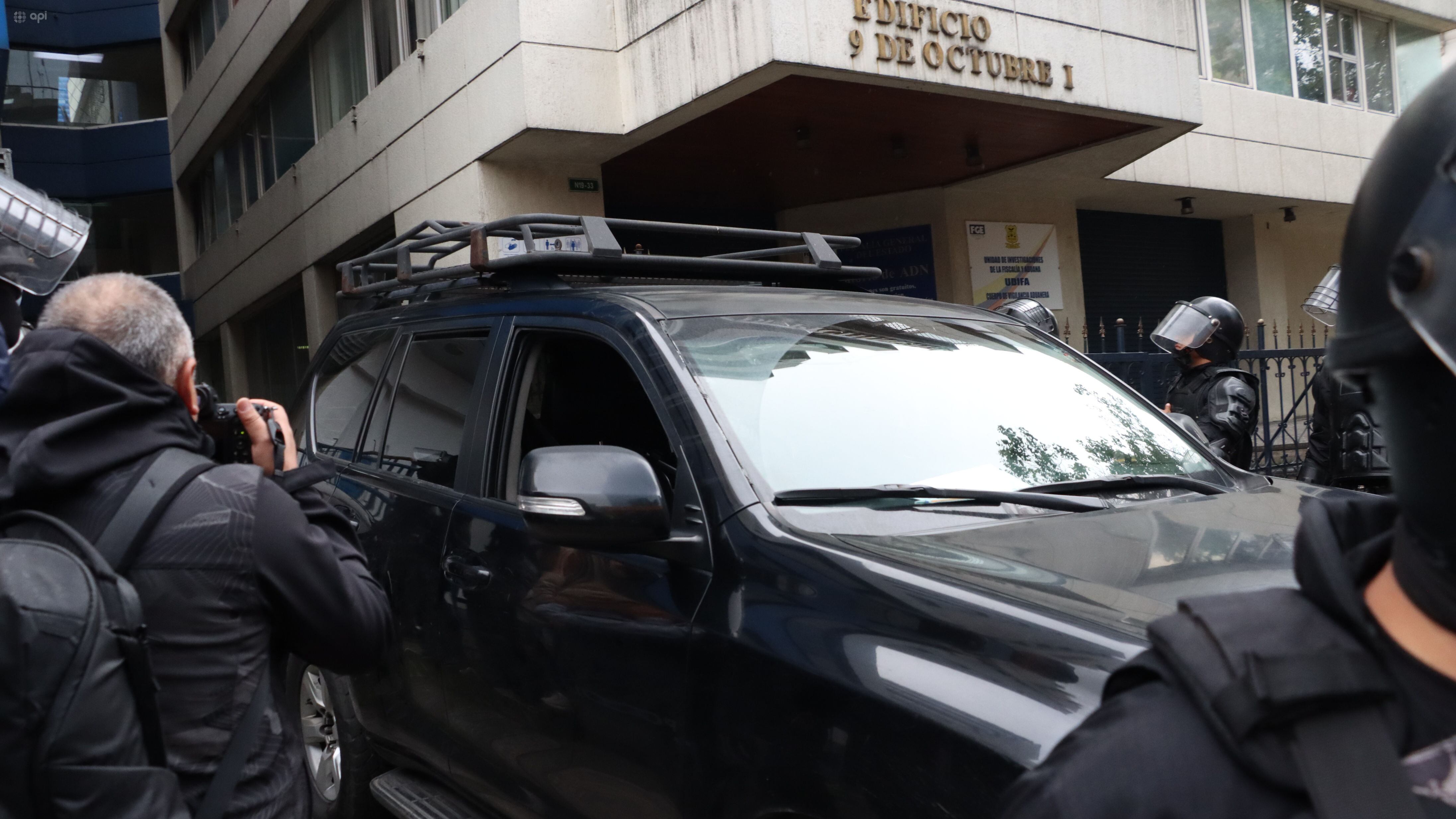 Exvicepresidente Jorge Glas, en la Unidad de Flagrancia de Pichincha , en el centro norte de la capital, luego de ser apresado en la Embajada de México.