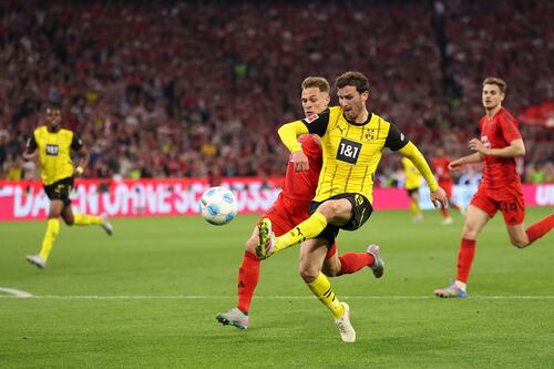 Bayern Múnich tropieza y el Leverkusen de Hincapié sueña con el título de la Bundesliga