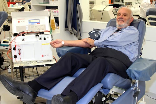 Fallece James Harrison, el “Hombre del Brazo de Oro”, cuya sangre salvó 2.4 millones de bebés con su plasma