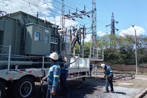 Varios sectores de Quito reportan cortes de luz sin previo aviso