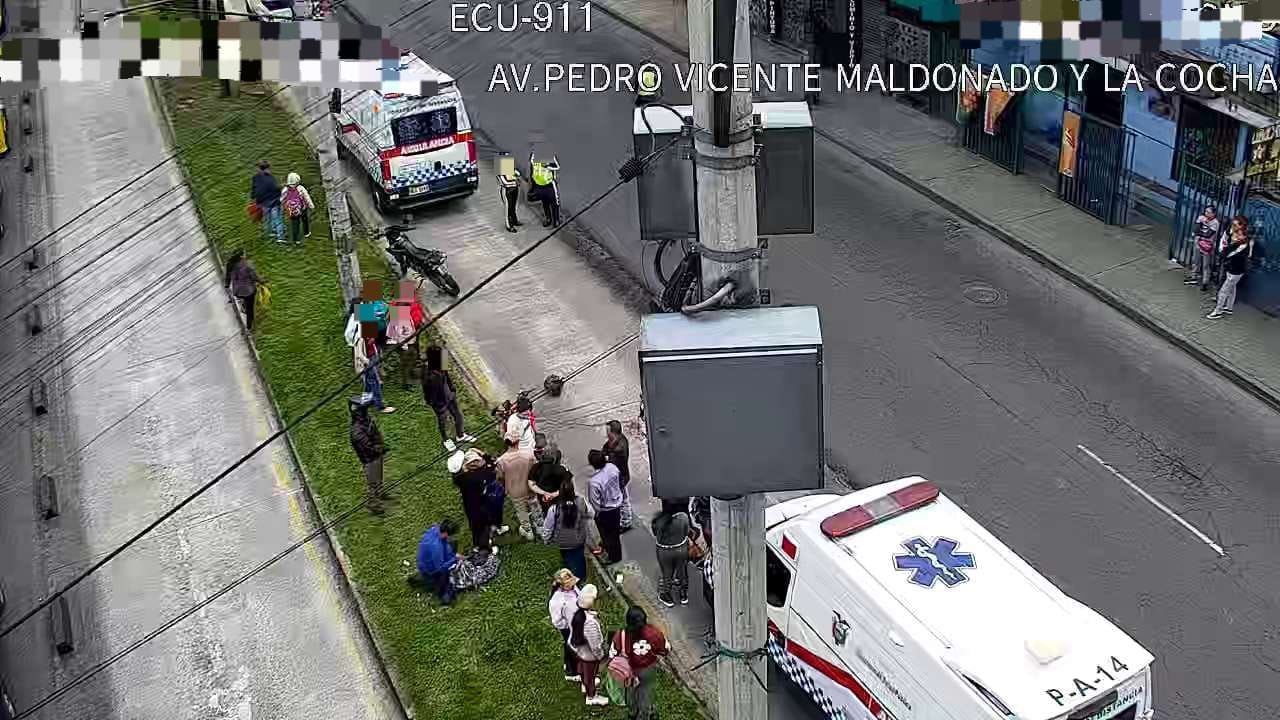 Accidente en el sur de Quito deja seis heridos tras atropellamiento masivo que involucra a una moto eléctrica