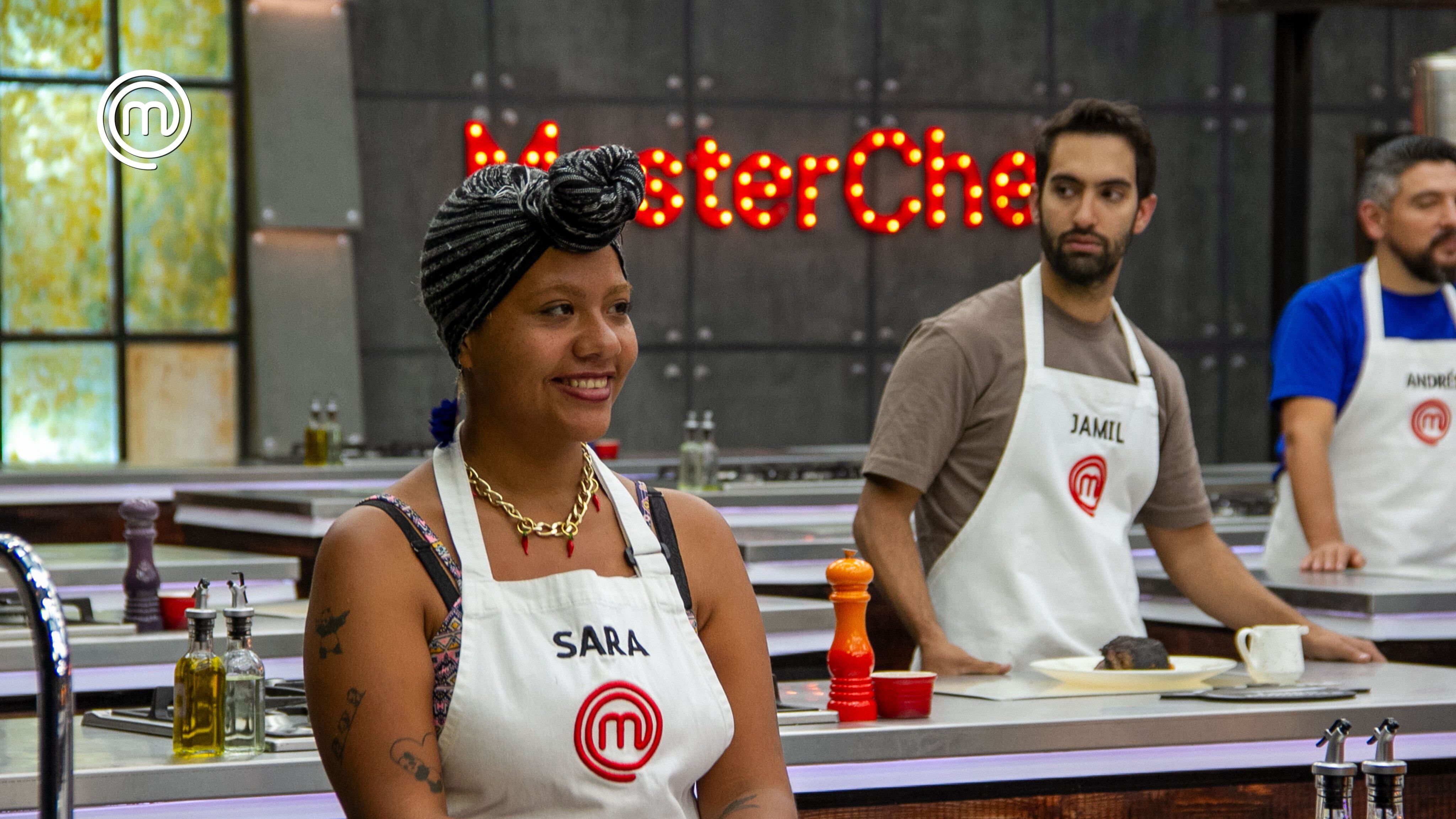 Sara demostró que puede sacar platos con sabores internacionales sin necesidad de haber viajado por el mundo (Foto: Twitter @teleamazonasec)