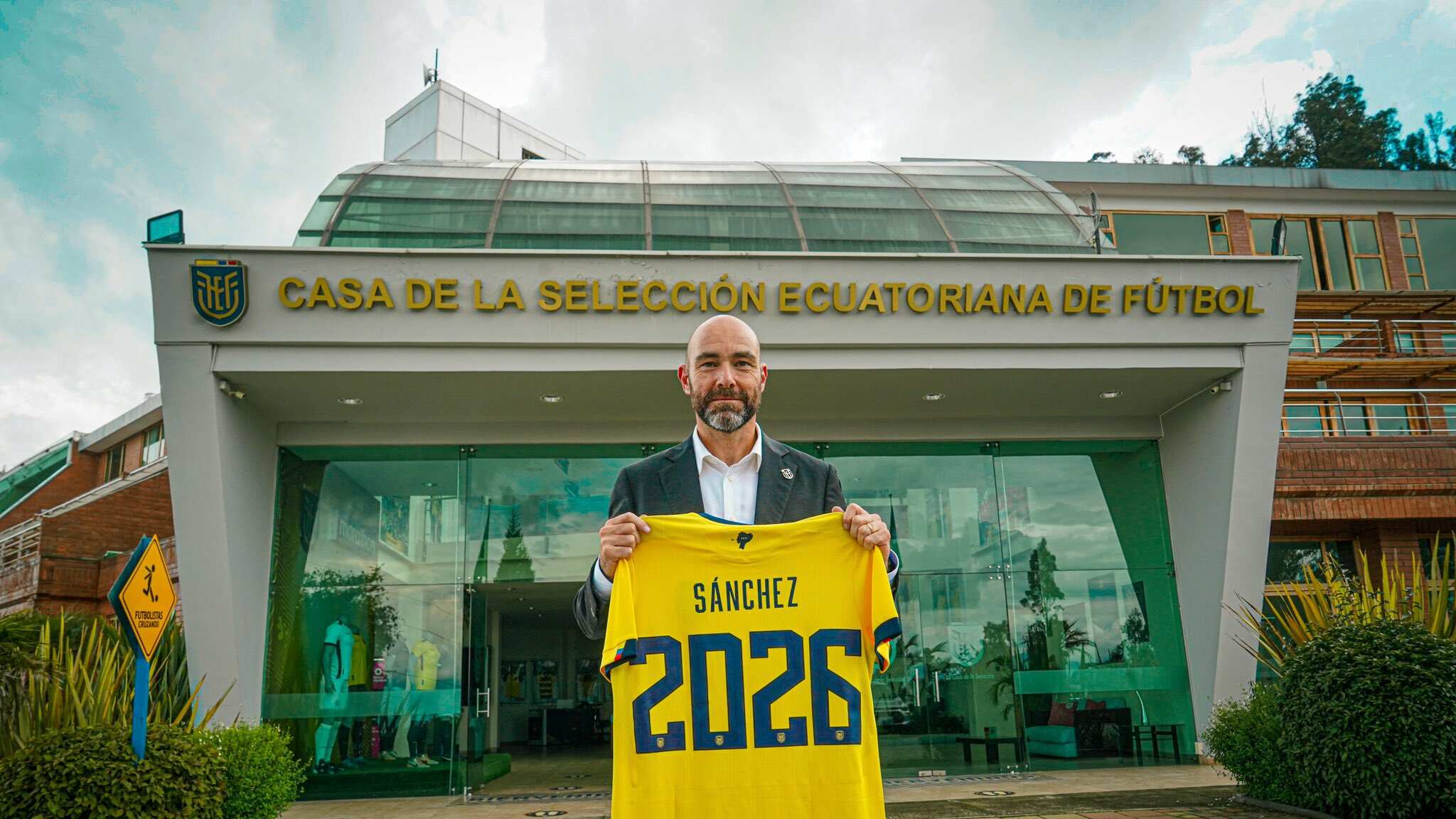 Félix Sánchez Bas presentado como nuevo DT de Ecuador