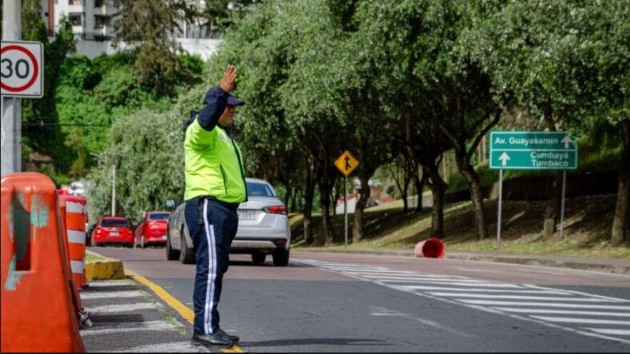 Cierres viales en la av. Oswaldo Guayasamín