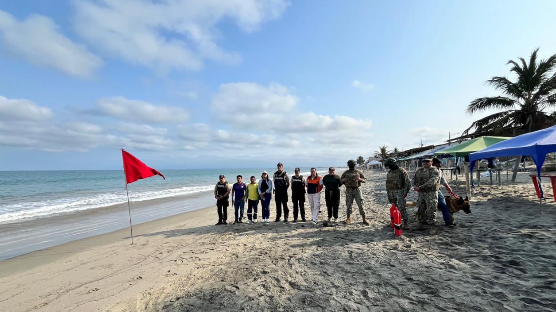 Acceso restringido a bañistas a una playa de Santa Elena por presunta contaminación