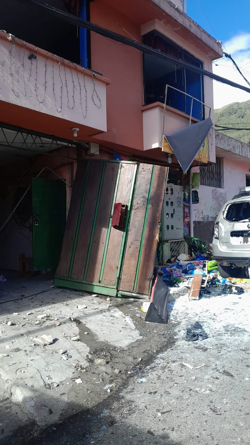 Explosión por fuga de gas deja heridos y daños materiales en el norte de Quito