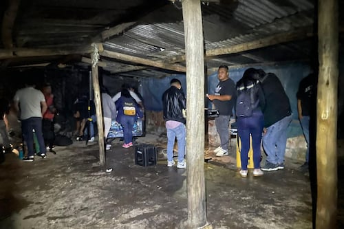Clausuran licorerías y bar clandestino tras muerte violenta en Tumbaco
