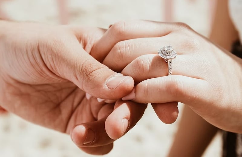 La romántica y extrema pedida de mano que enamoró en TikTok