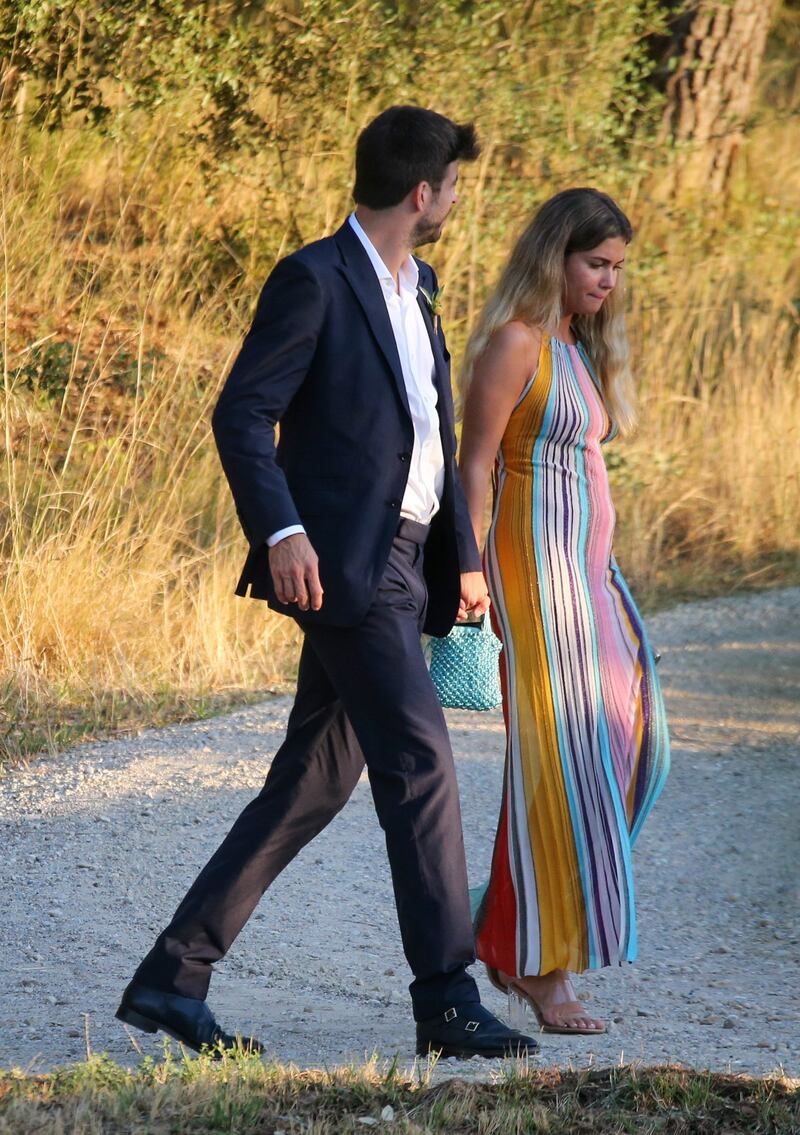 Clara Chía en una boda junto a Gerard Piqué