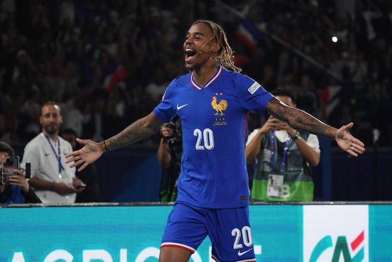 Bradley Barcolá es figura y se vuelve más peligroso si entra al cambio tanto en la selección francesa como en el PSG.