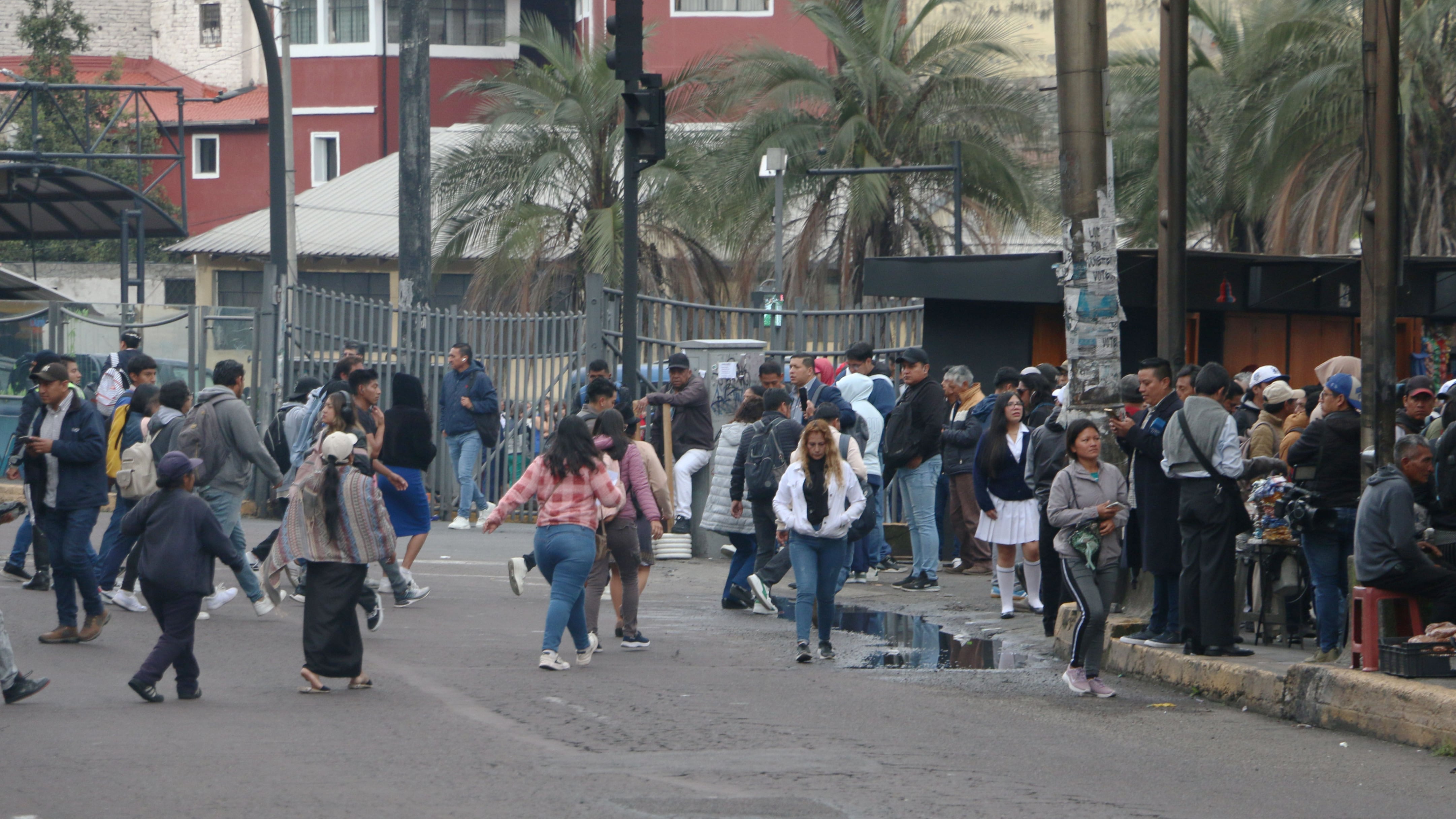 Quito, martes 5 de mayo del 2026
Transportistas racionalizaron sus frecuencias de recorridos en la ciudad de Quito
Foto:API/Rolando Enríquez