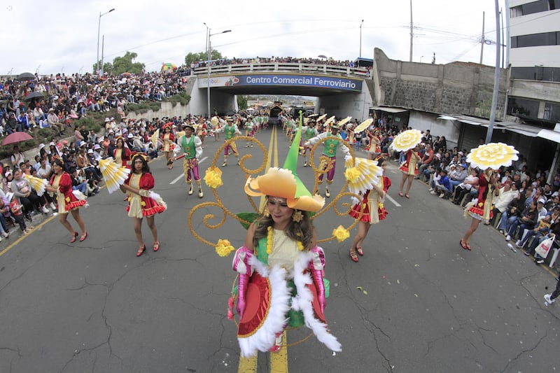 Turistas recorrieron playas y destinos andinos durante el feriado de Carnaval 2026 en Ecuador.