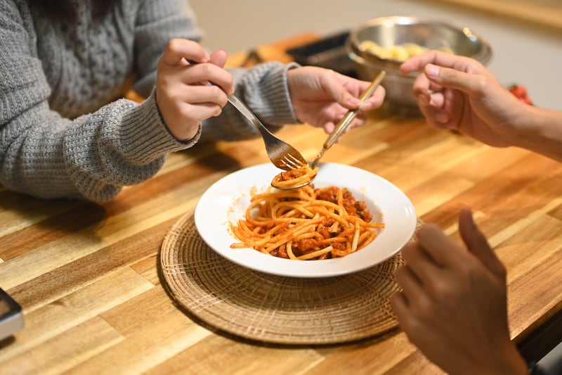 Este hábito después de comer podría estar afectando tu salud sin que lo notes