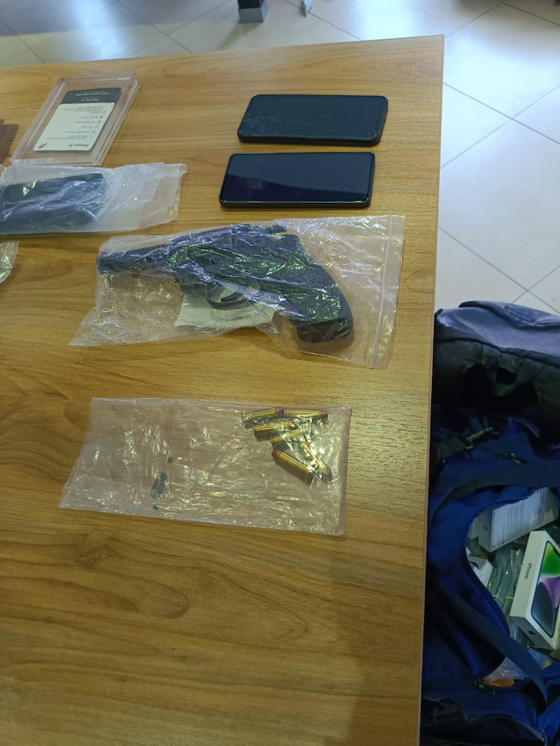 El golpe que no fue: intentaron llevarse USD 50.000 en celulares iPhone, pero la Policía los atrapó en Quito