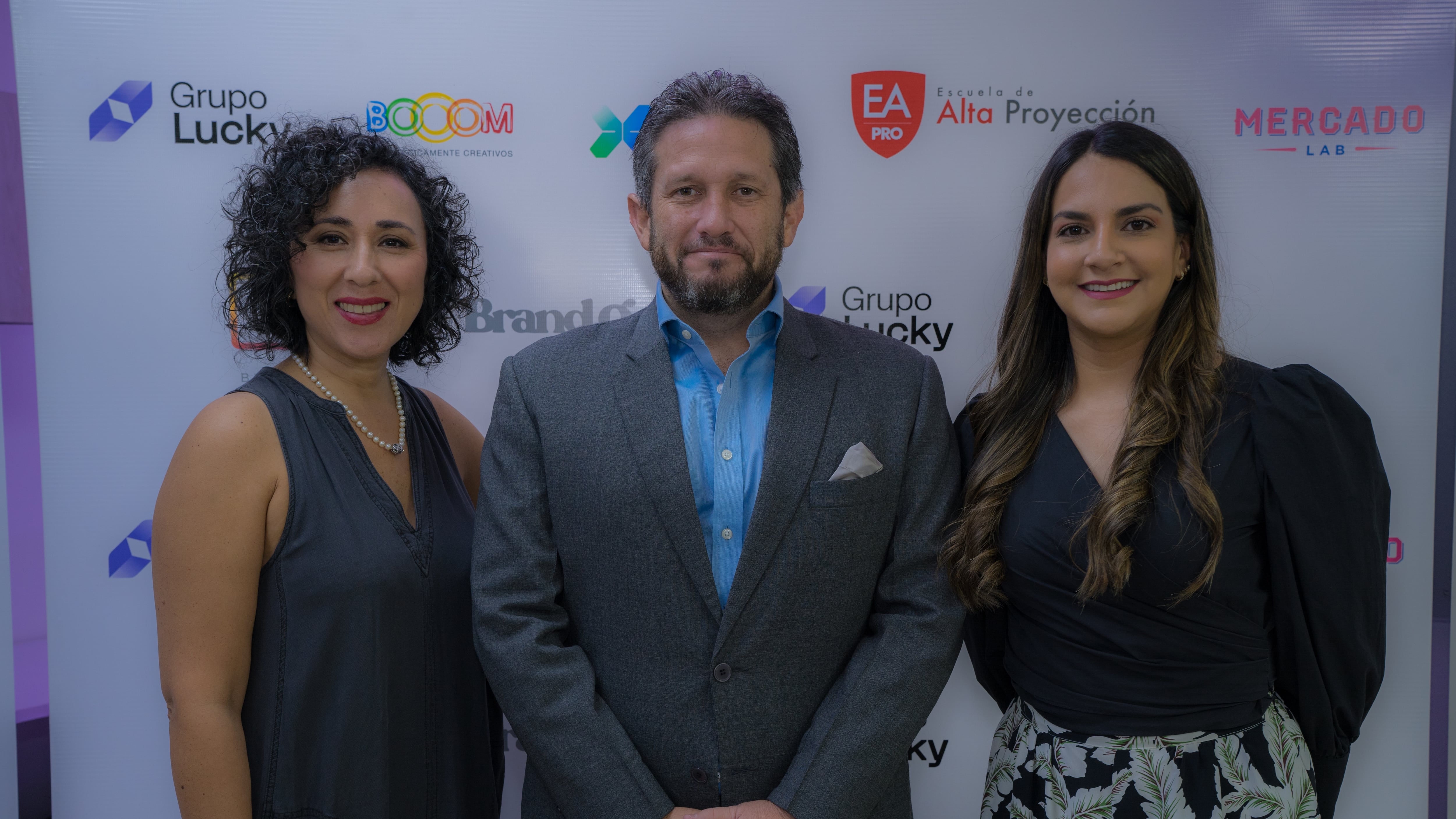Zaid Arauco Izaguirre, Directora Comercial y de Comunicaciones Grupo Lucky; Fausto Álvarez, Gerente General de Grupo Lucky Ecuador; Pamela Chicala, Directora Comercial Grupo Lucky Ecuador.
