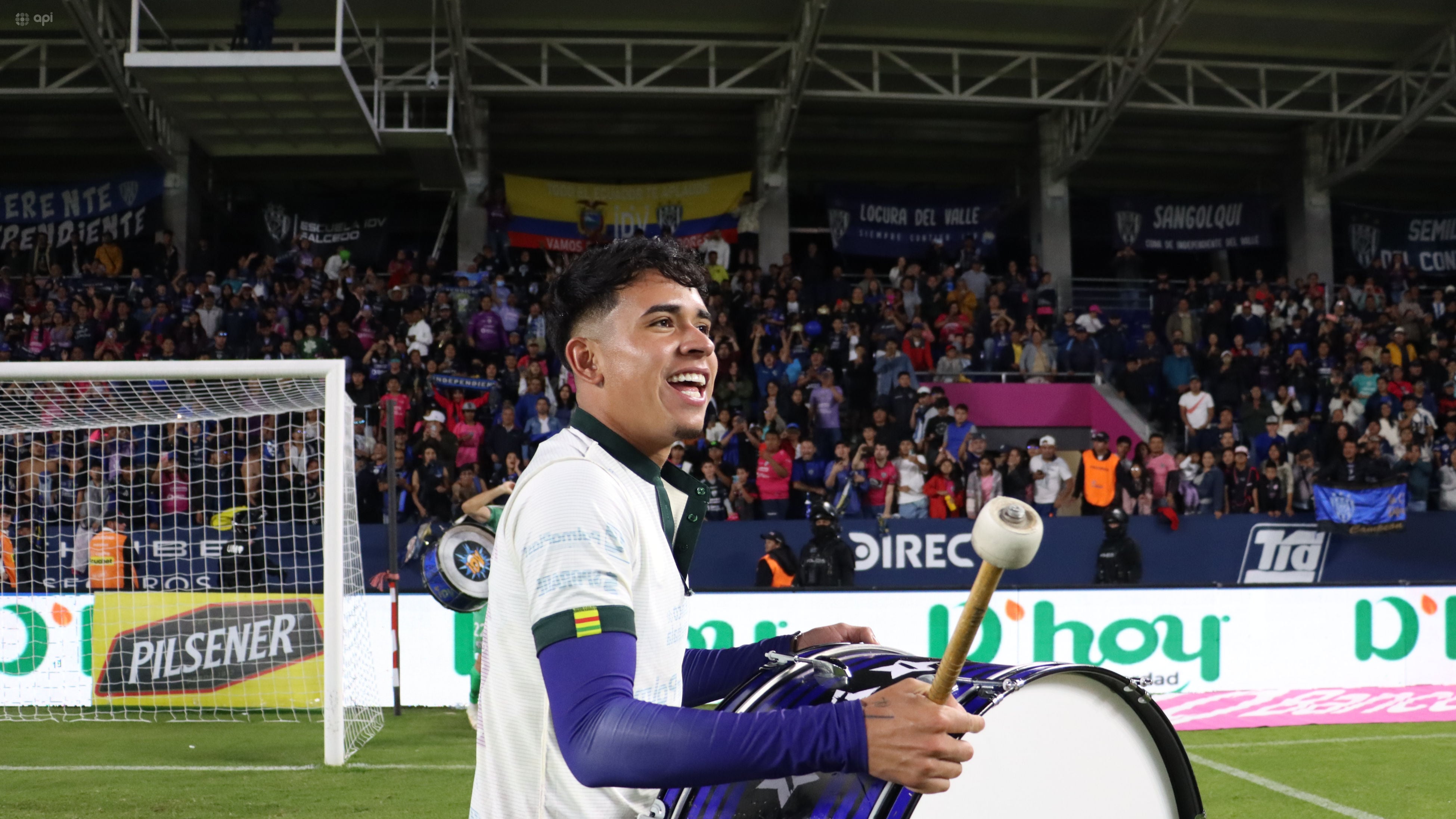 Kendry Páez festeja con el Independiente del Valle haber ganado la primera etapa de Liga Pro