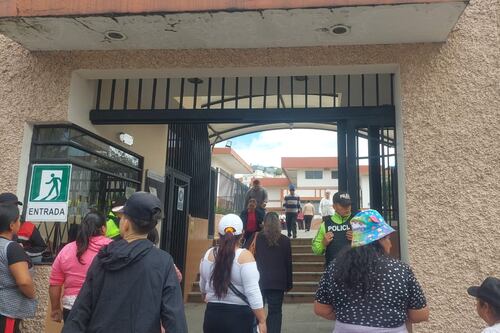 Mujer fue sorprendida tomando foto de su papeleta en Cuenca