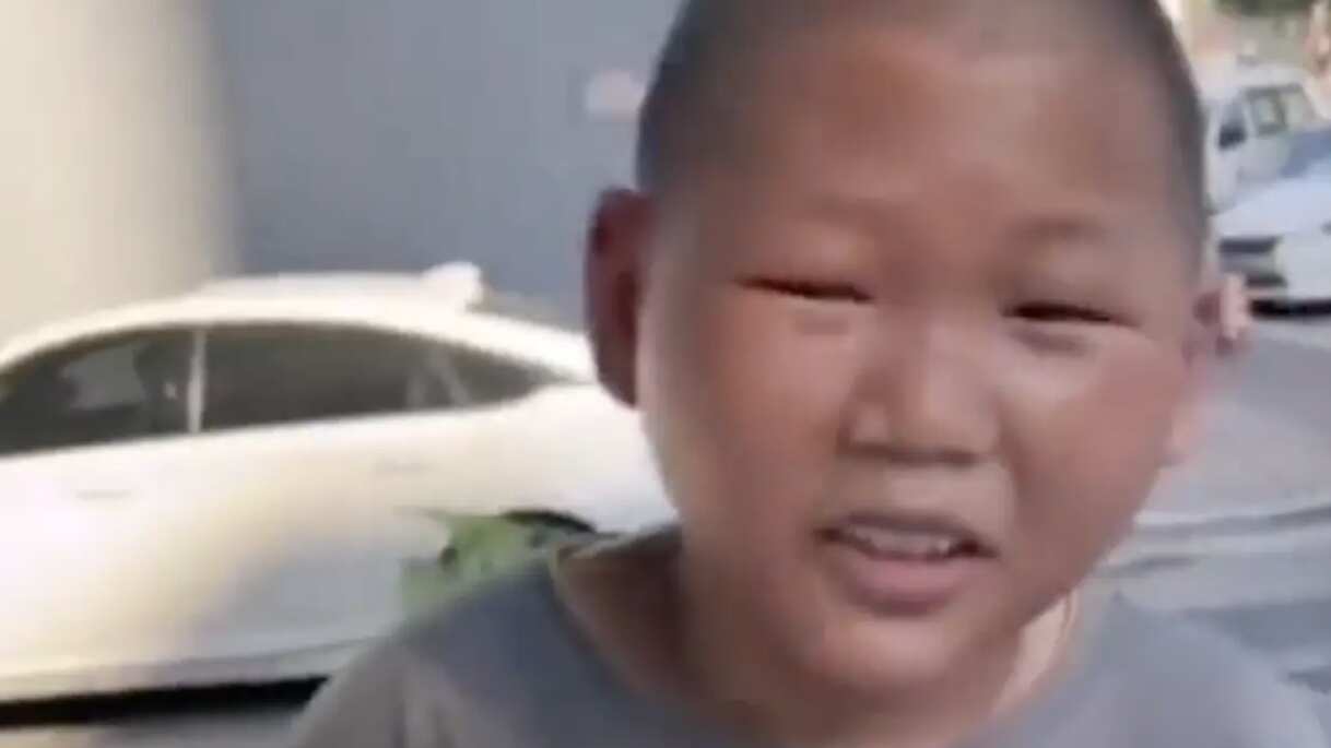 Joven no puede encontrar trabajo por su apariencia