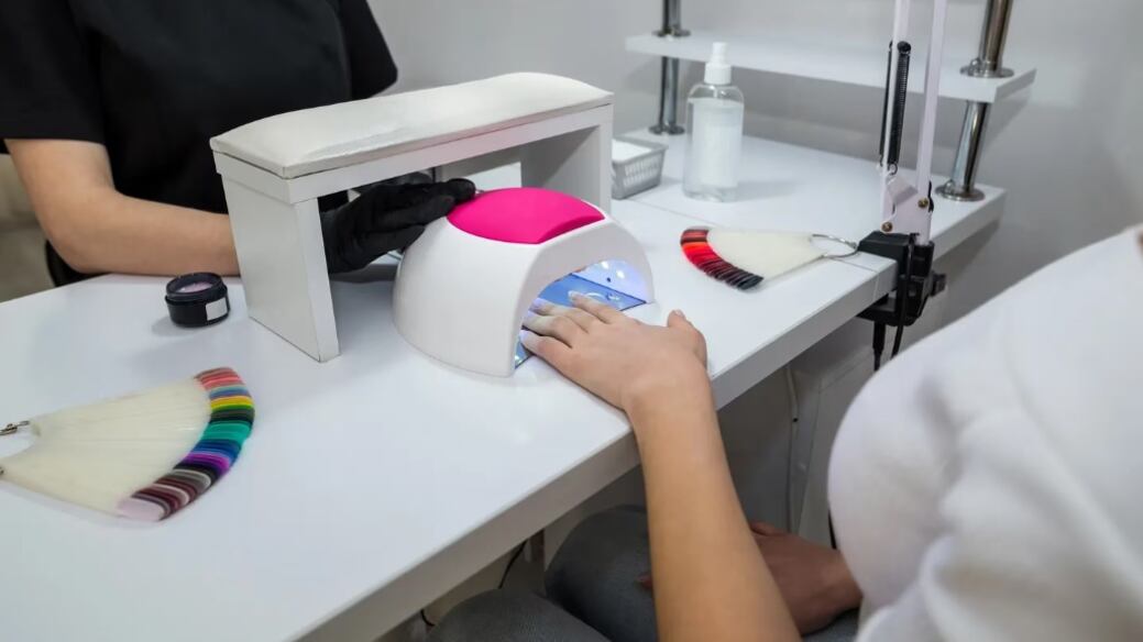 Máquina para el tratamiento de las uñas.