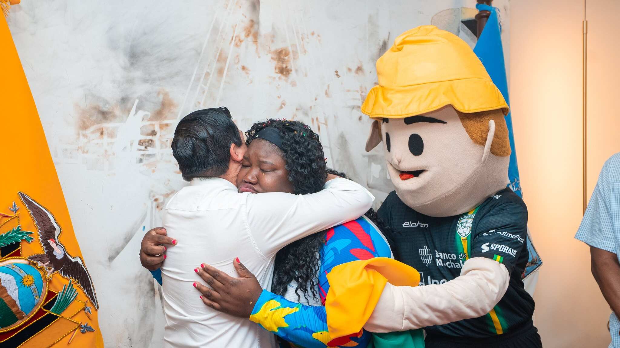 Lisseth Ayoví al recibió una casa  en Machala