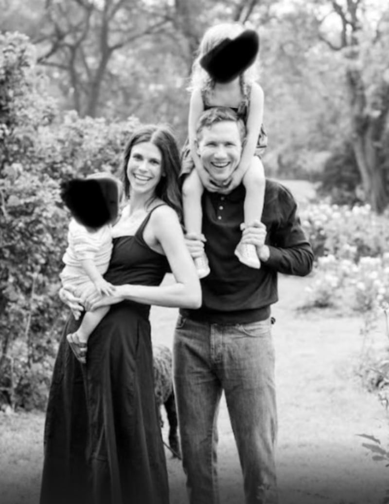 Fue su esposo por ocho meses, se divorciaron y 10 años después volvió para asesinarla