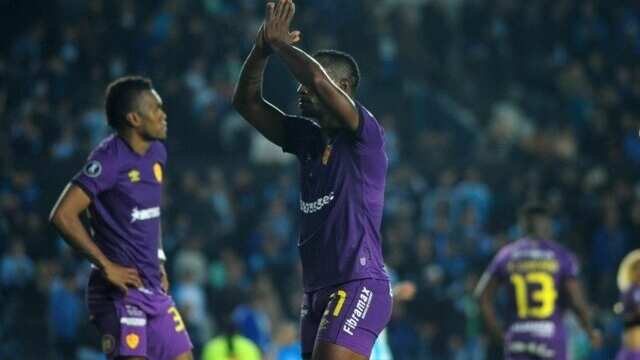 Pedro Pablo Perlaza con el Aucas 2023